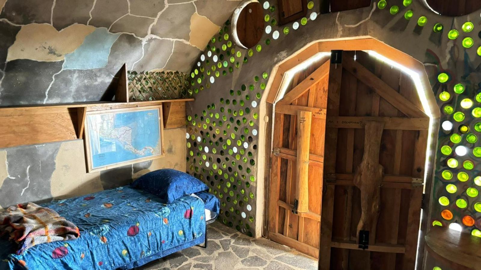 Earthship Atitlan Konuk evi San Marcos La Laguna Dış mekan fotoğraf